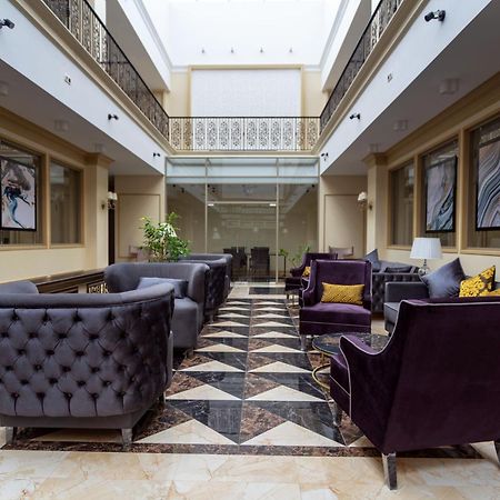 Royal Bv Hotell Ustʼ-Kamenogorsk Eksteriør bilde