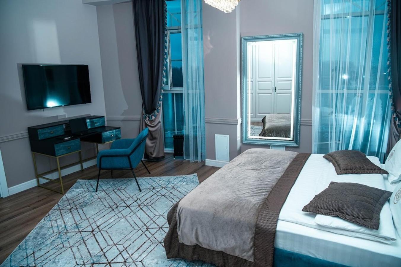 Royal Bv Hotell Ustʼ-Kamenogorsk Eksteriør bilde