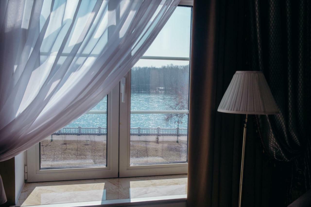 Royal Bv Hotell Ustʼ-Kamenogorsk Eksteriør bilde